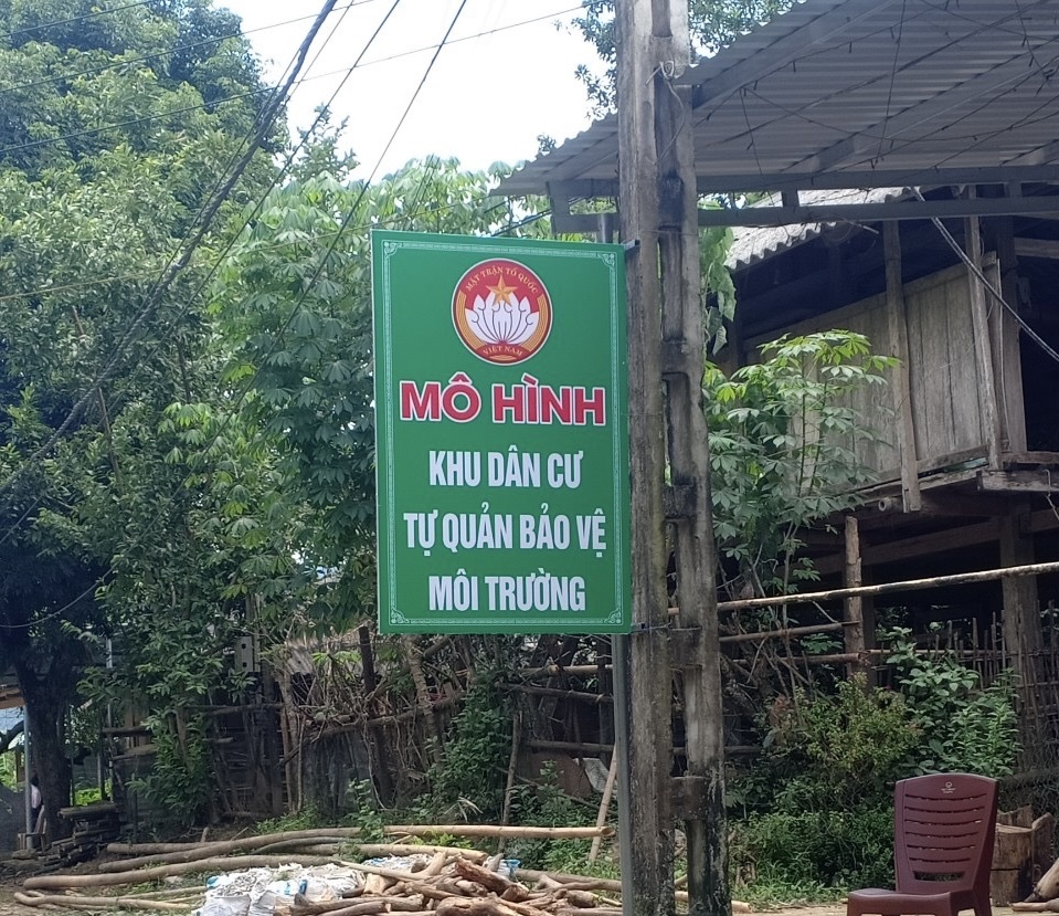 Ban Thường trực Ủy ban MTTQ huyện Quan Hóa chỉ đạo ra mắt đồng loạt các mô hình “Khu dân cư tự quản bảo vệ môi trường” tại 15 xã, thị trấn trên địa bàn huyện