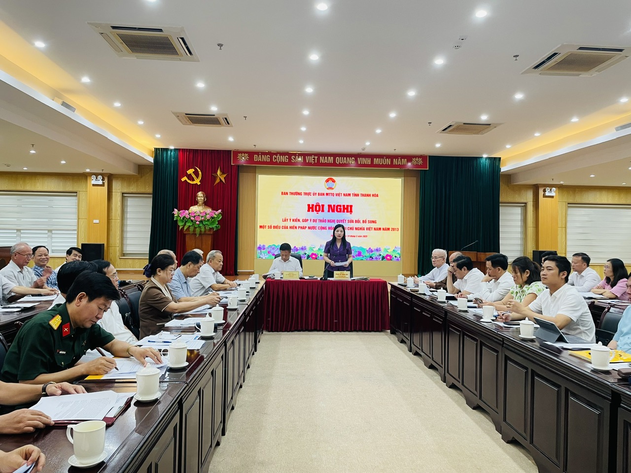 Đa số ý kiến đồng tình với dự thảo Nghị quyết sửa đổi, bổ sung một số điều của Hiến pháp nước Cộng hòa xã hội chủ nghĩa Việt Nam năm 2013